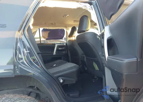 2024 Toyota 4Runner Sr5 Premium z USA, uszkodzony, nr VIN JTENU5JR2R6235364